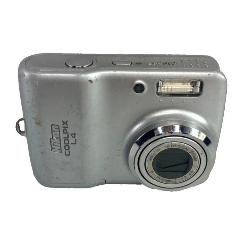 Nikon Coolpix L4 Compact Digital Camera 4.0MP Silver 3x Zoom Parts or Repair